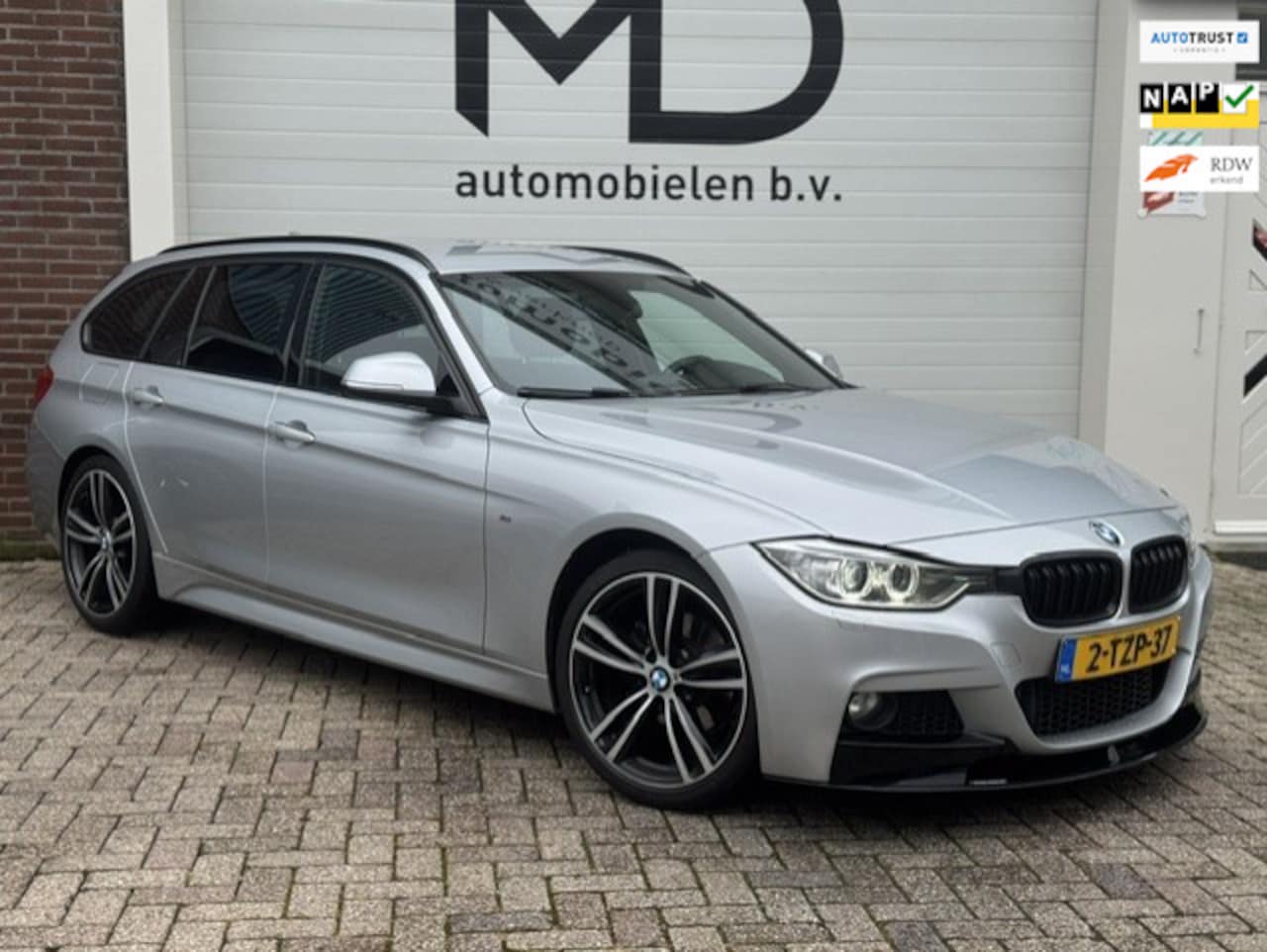 BMW 3-serie Touring - 316i Executive M SPORT - LED - Alcantara - AutoWereld.nl