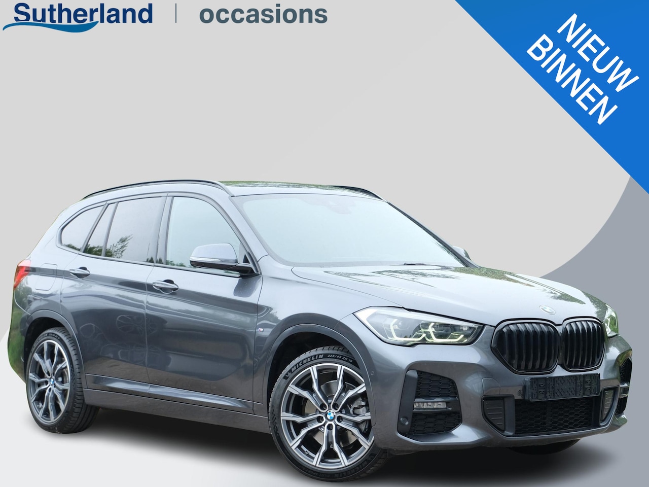 BMW X1 - xDrive25e M-sport | PHEV | M pakket | Keyless entry | Camera | Elektrische stoelen met geh - AutoWereld.nl