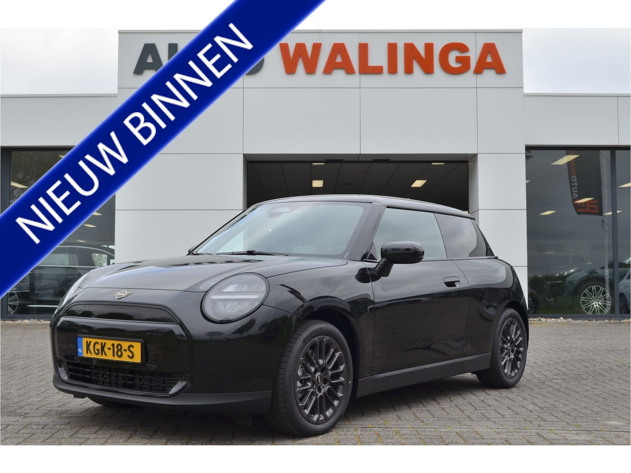 MINI Cooper - Mini E Blackyard 40.7 kWh NIEUWE AUTO! Stoelverwarmig | Camera | Carplay | Head Up Display - AutoWereld.nl