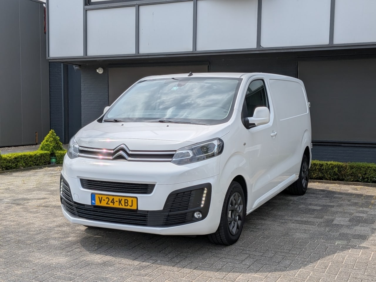 Citroën Jumpy - 2.0 Blue HDI180 BuS&S APK NAVI CAMERA - AutoWereld.nl