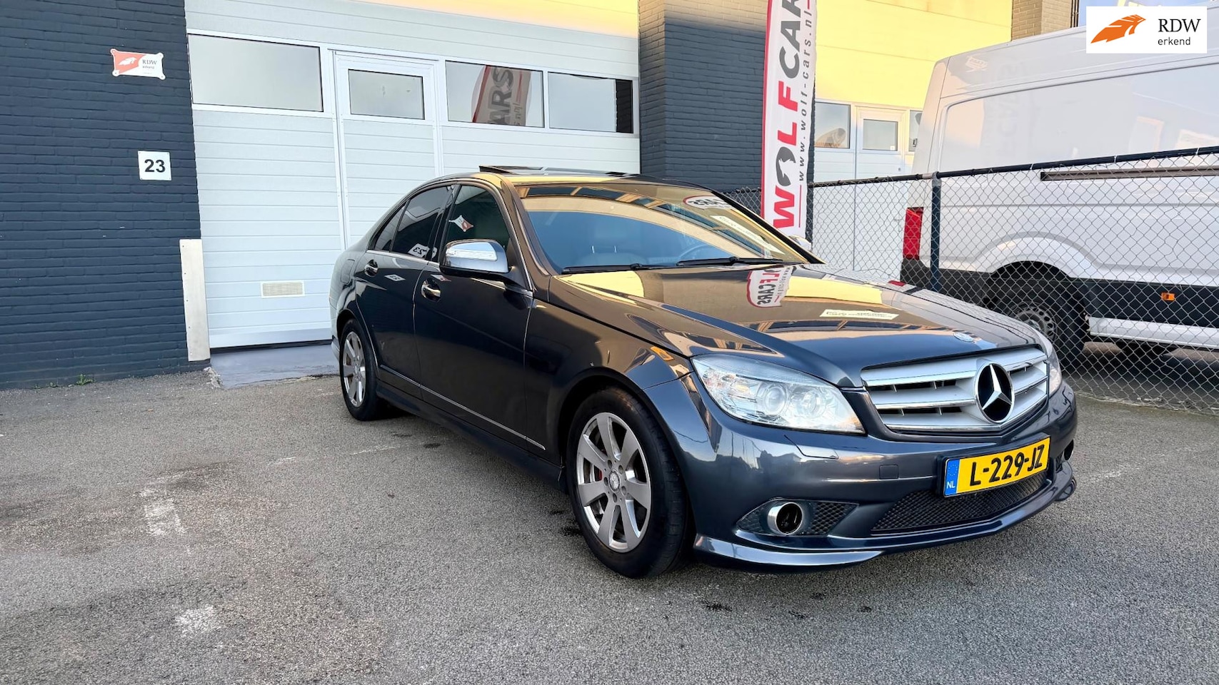Mercedes-Benz C-klasse - 3.0 C300 Sedan AMG AUT 2008 | Leder | Dakje - AutoWereld.nl