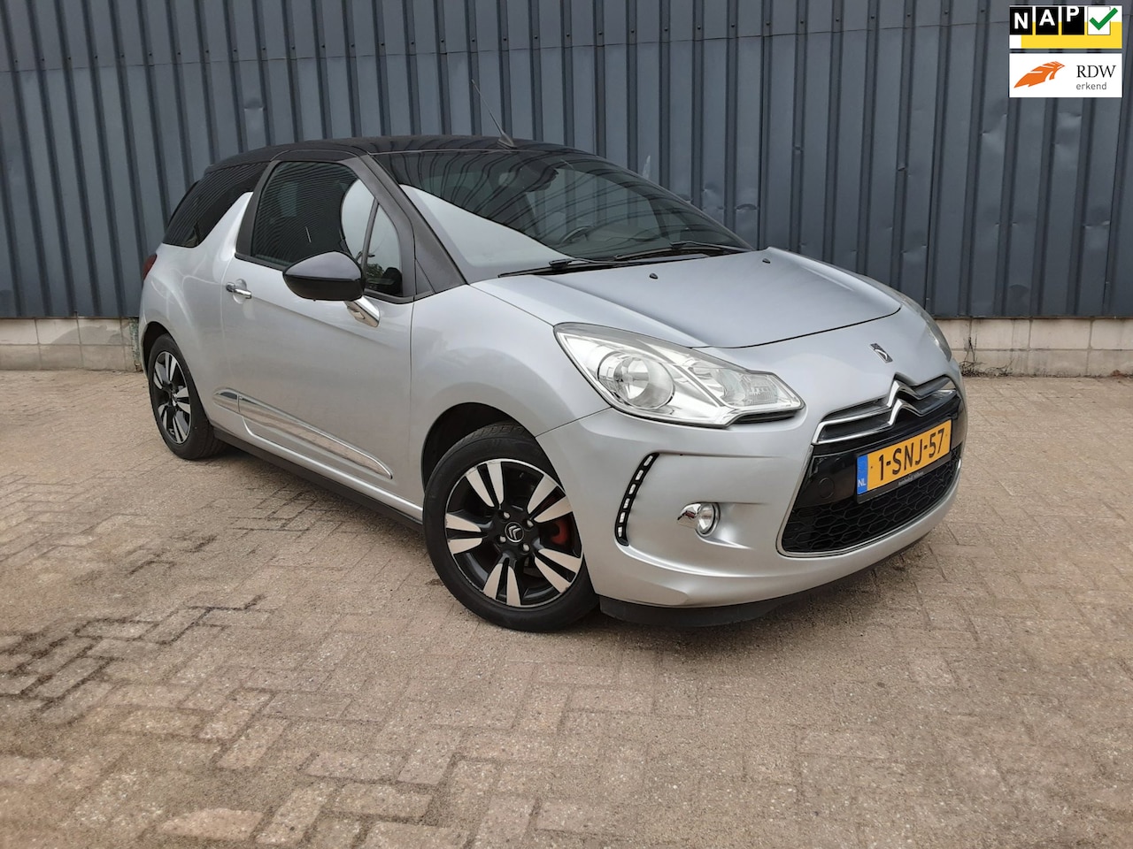 Citroën DS3 Cabrio - 1.6 VTi So Chic 1.6 VTi So Chic - AutoWereld.nl