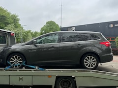 Ford Focus Wagon - 1.0 Titanium KOPPAKING LEK