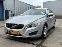 Volvo V60 - 2.0 D3 Kinetic