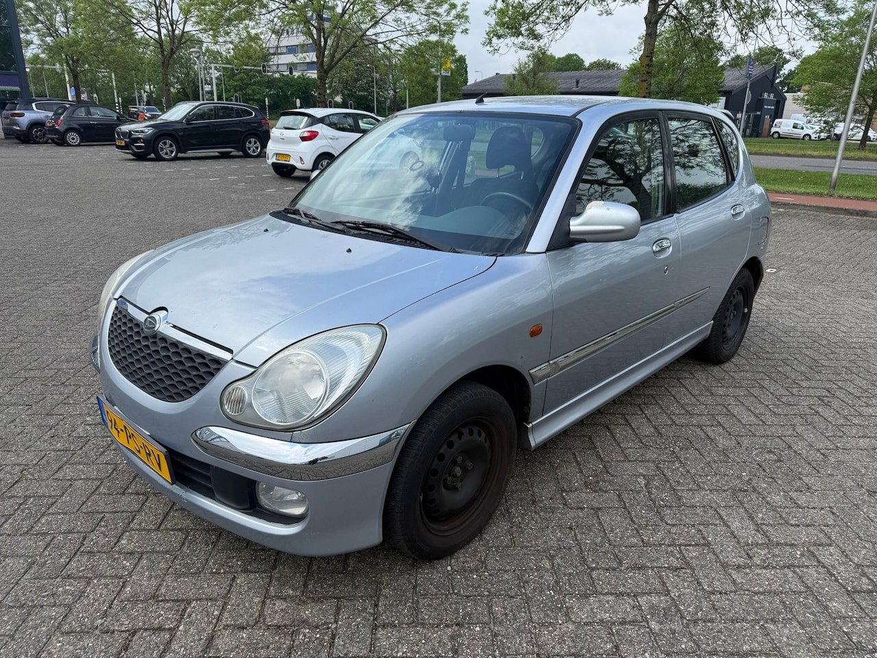 Daihatsu Sirion - 1.3-16V SR / apk / 5drs / nap / inruilauto / nette auto / meeneemprijs!!!! - AutoWereld.nl