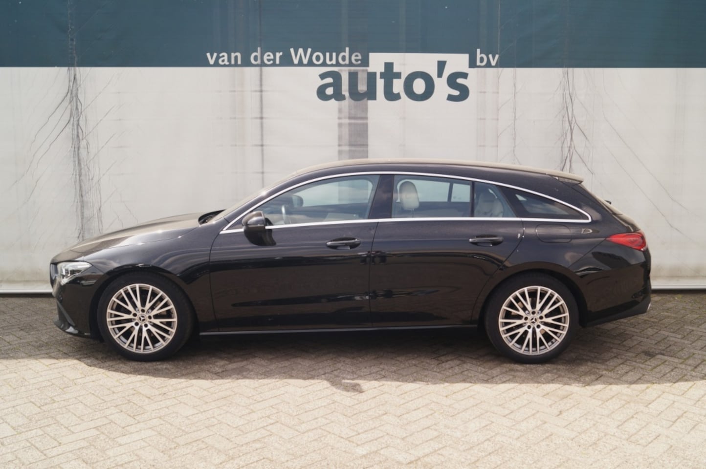 Mercedes-Benz CLA-klasse Shooting Brake - 200 163pk Automaat Business Solution Luxury -LEER- - AutoWereld.nl