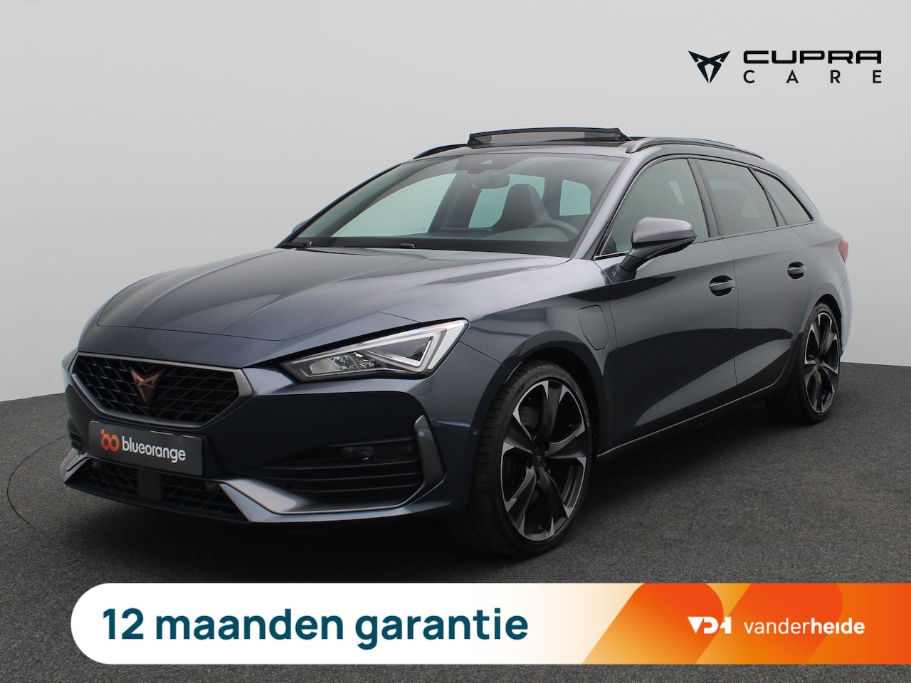 CUPRA Leon Sportstourer - 1.4 e-Hybrid Black Edition 245PK DSG Pano-Schuifdak, Keyless, Side Assist, Navi, Achteruit - AutoWereld.nl