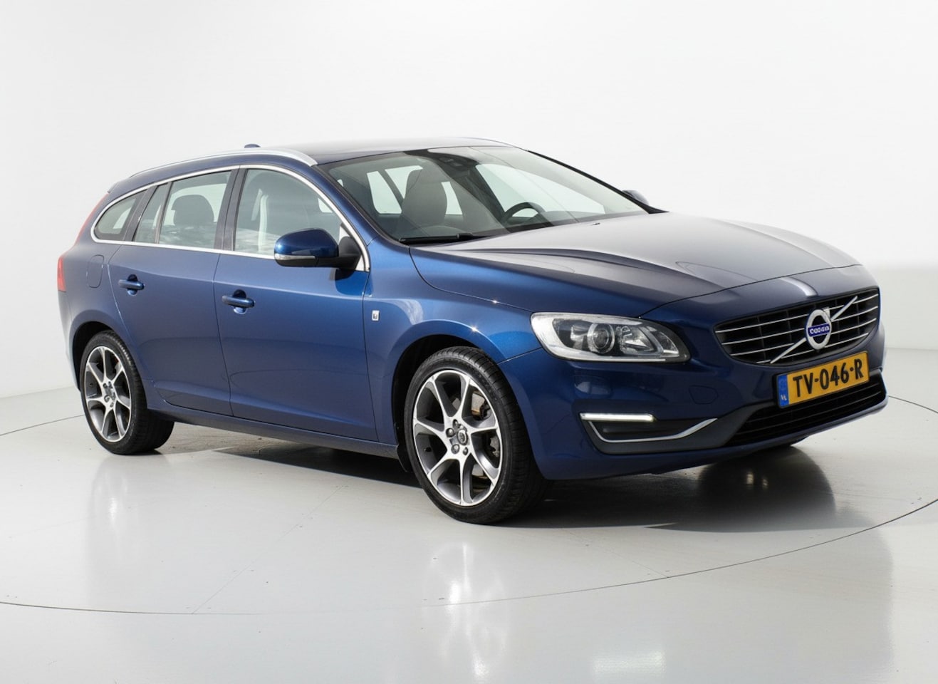 Volvo V60 - 1.6 T3 Ocean Race Xenon/Leer/Clima/Stoelverw!! - AutoWereld.nl