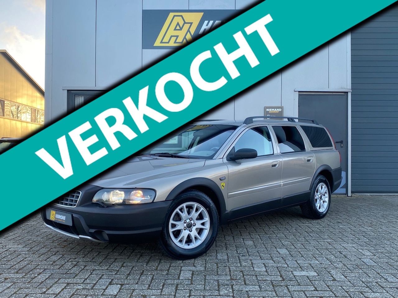 Volvo XC70 - 2.5 T | Leder | Cruise | Youngtimer - AutoWereld.nl