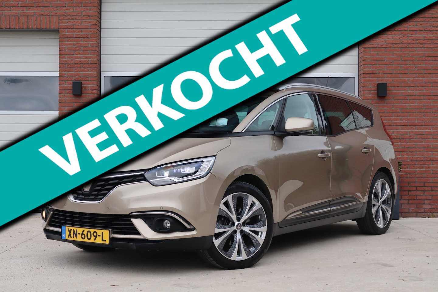 Renault Grand Scénic - 1.3 TCe 140pk Intens 7 persoons - Trekhaak - Panoramadak - Camera - Sfeerverlichting - PDC - AutoWereld.nl