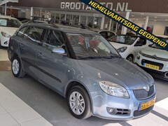 Skoda Fabia Combi - 1.2-12V Ambiente Airco, Cruise Control, Trekhaak, Stuurbekrachtiging