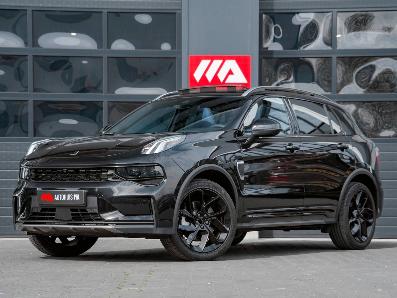 Lynk & Co 01 - 1.5 Black Edition Zwarte Dakhemel|Panoramadak|Trekhaak|Camera|ACC|Stoelverwarming|Navi|Car - AutoWereld.nl