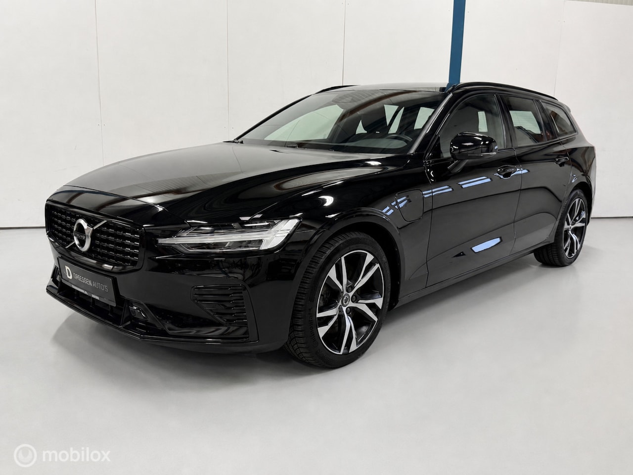 Volvo V60 - 2.0 T6 Twin Engine AWD Momentum Pro LEER - AutoWereld.nl