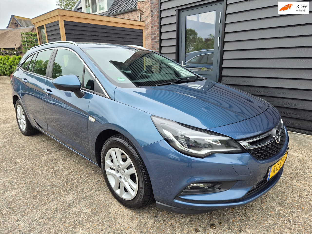 Opel Astra Sports Tourer - 1.6 CDTI Business+ *€ 3850 Ex BPM* - AutoWereld.nl