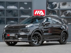 Lynk & Co 01 - 1.5 Black Edition Zwarte Dakhemel|Panoramadak|Trekhaak|Camera|ACC|Stoelverwarming|Navi|Car