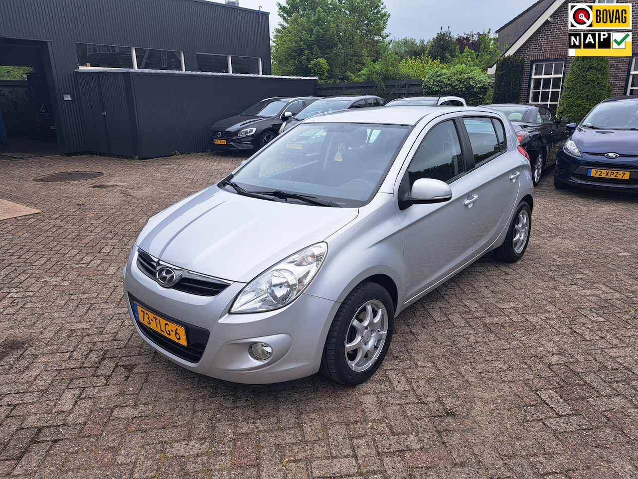 Hyundai i20 - 1.2i Plus 1.2i Plus - AutoWereld.nl