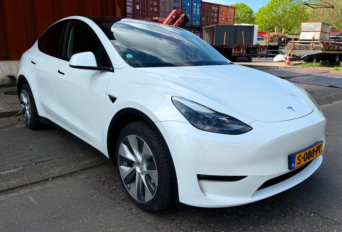 Tesla Model Y - Long Range AWD 75 kWh Long Range AWD 75 kWh - AutoWereld.nl