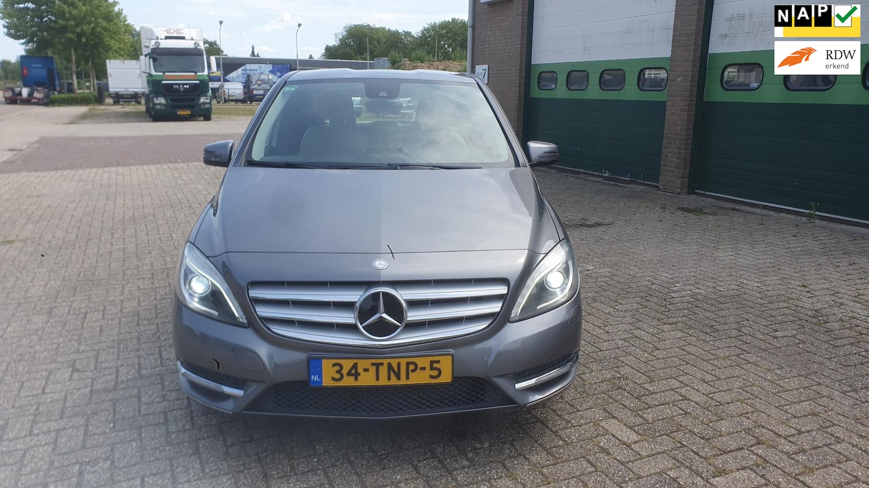 Mercedes-Benz B-klasse - 200 Ambition AUTOMAAT/NAVI/LEDER - AutoWereld.nl