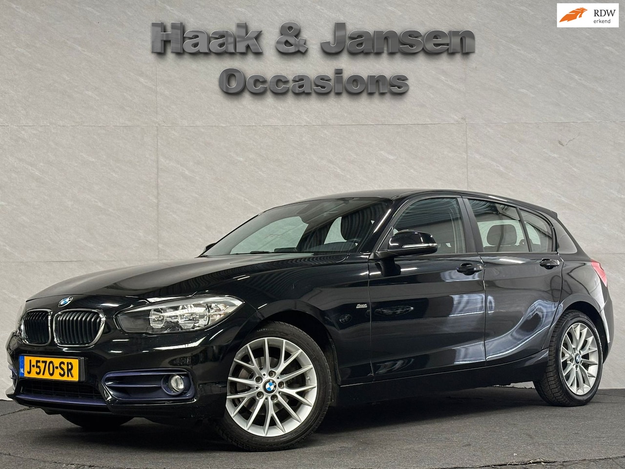 BMW 1-serie - 116i Sport Navi Pdc 6 bak stoelverwarming - AutoWereld.nl