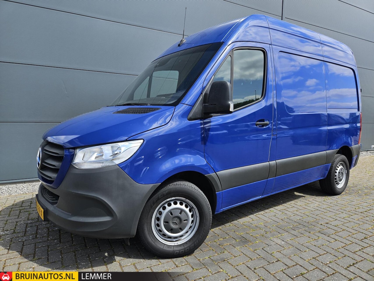 Mercedes-Benz Sprinter - 314 2.2 CDI Airco navig 3-pers 143 PK Trek - AutoWereld.nl