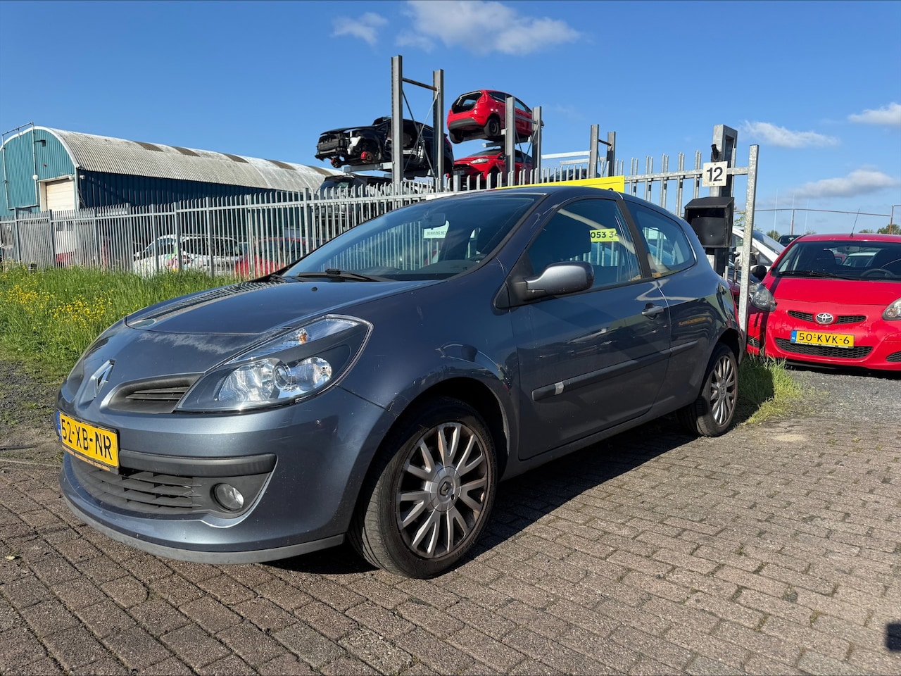 Renault Clio - 1.4-16V Team Spirit export of handel lees advertentie ! - AutoWereld.nl