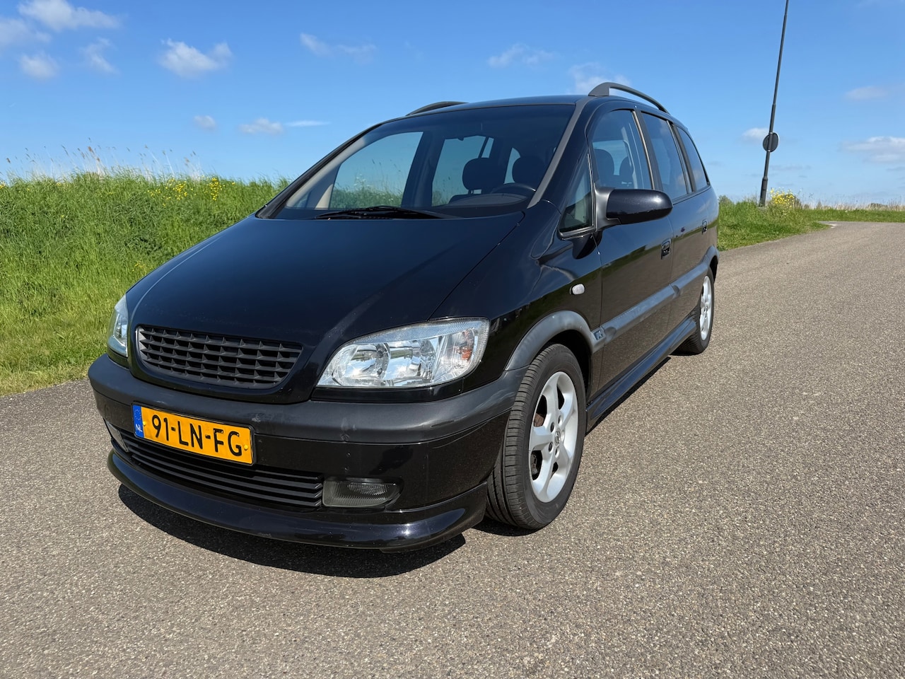 Opel Zafira - 2.2-16V Elegance Navigator AUTOMAAT 7 PERSOONS ! - AutoWereld.nl