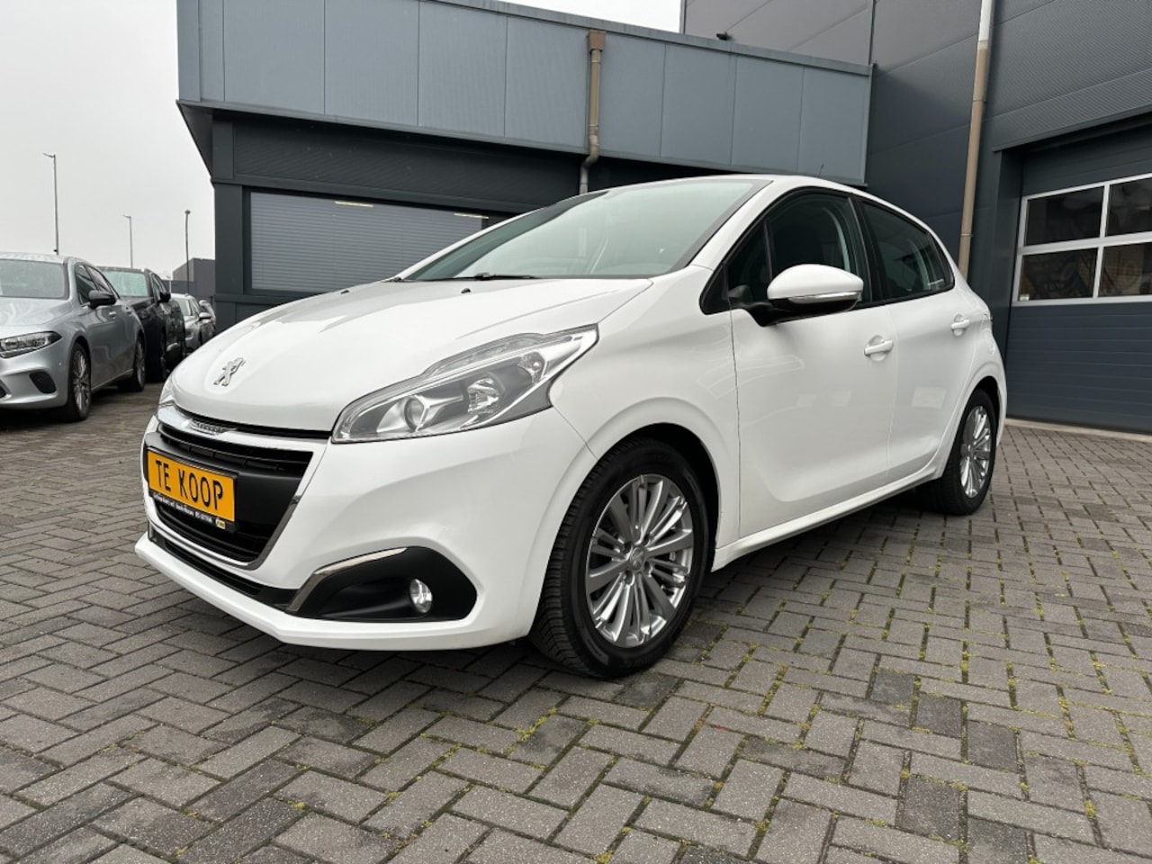 Peugeot 208 - 1.2 PureTech Active Airco 5 drs. - AutoWereld.nl