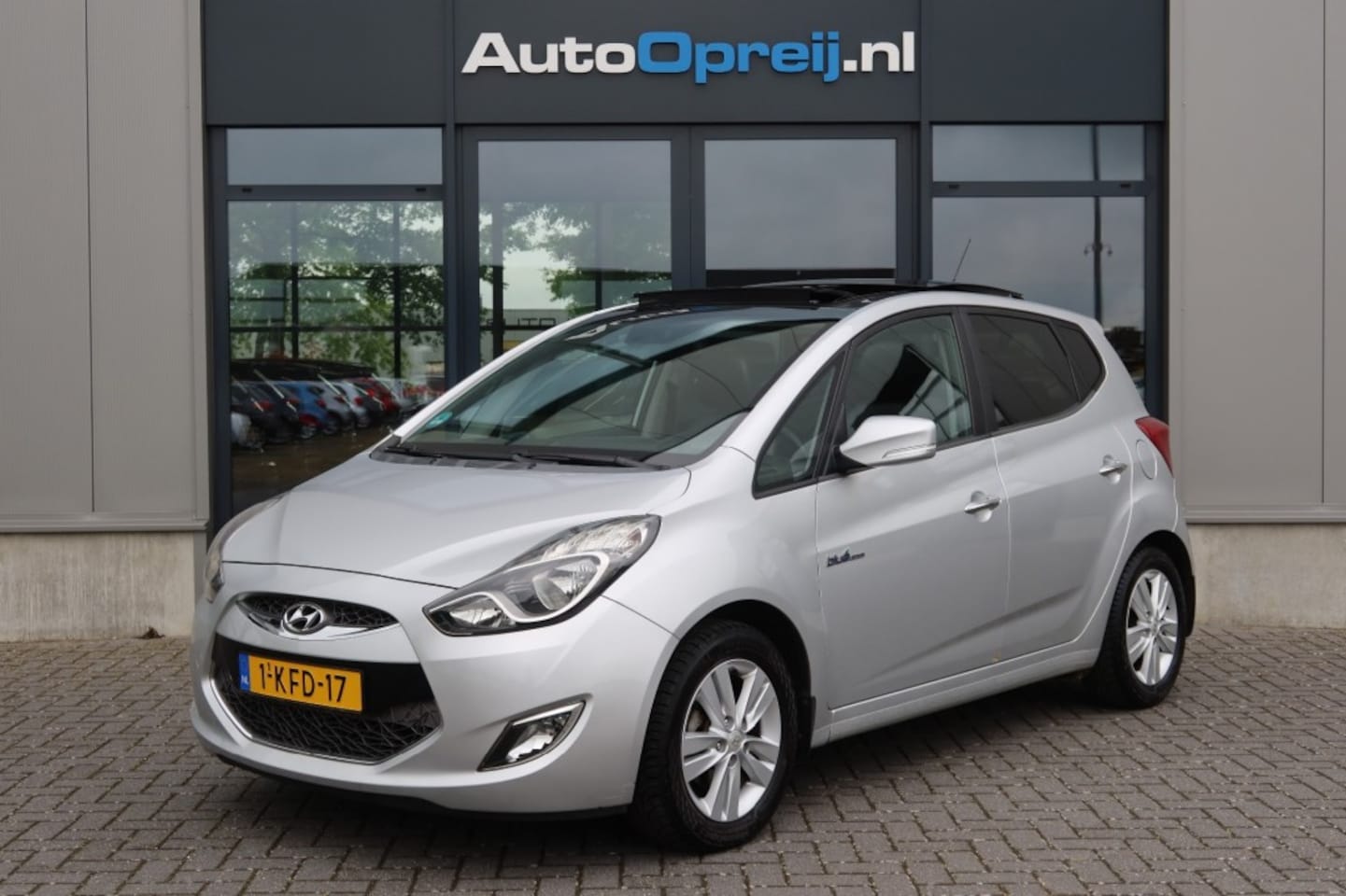 Hyundai ix20 - 1.4 i-Catcher NAVI, Camera, Schuif/kanteldak, Trekhaak, Leder, Cruise - AutoWereld.nl