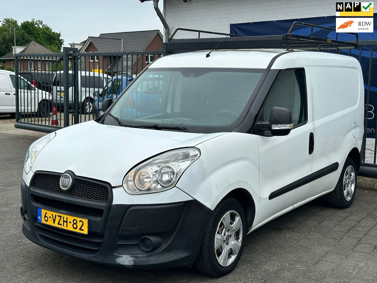Fiat Doblò Cargo - 1.3 MultiJet SX / AIRCO / TREKHAAK / KOPPELING KAPOT / NAP !! - AutoWereld.nl