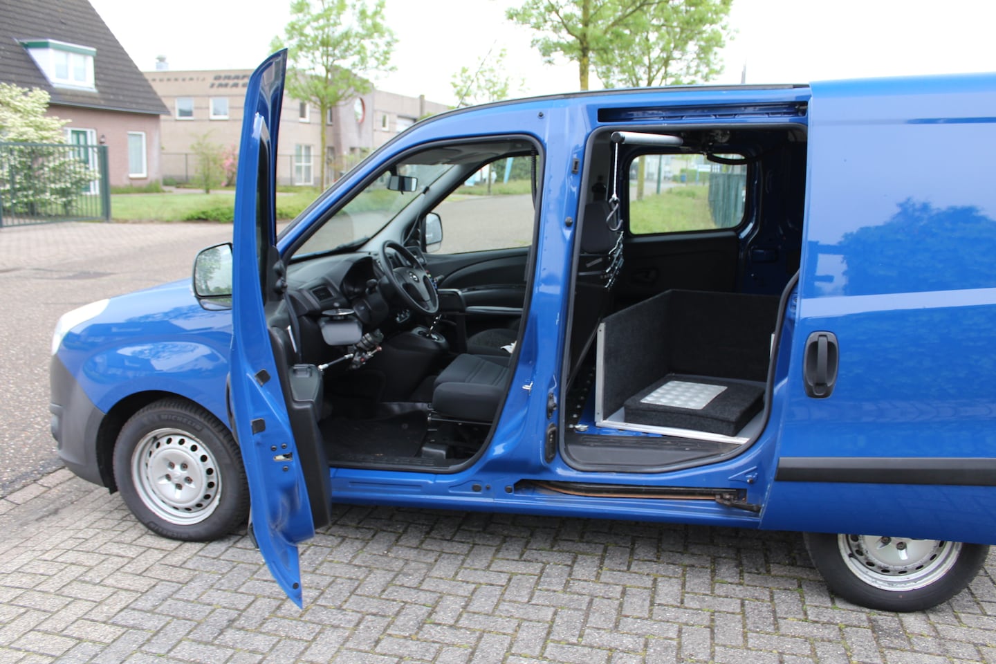 Opel Combo - 1.6 CDTi 90PK E5 Rolstoelauto zelfrijder Spacedrive ministuur B&S ombouw - AutoWereld.nl