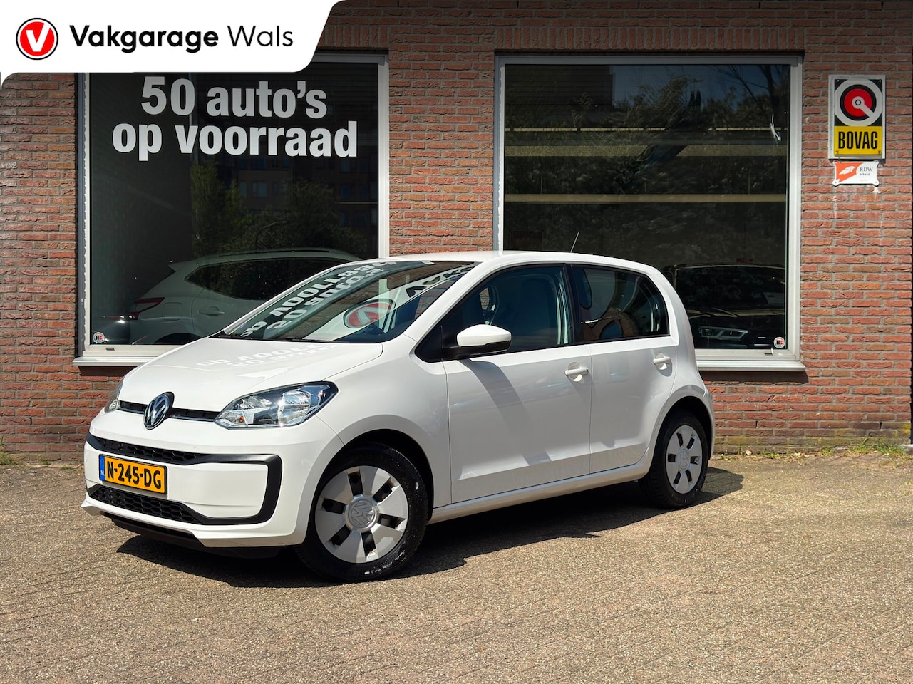 Volkswagen Up! - 1.0 BMT high up! | Airco | Cruise | Parkeersensoren | Bluetooth - AutoWereld.nl