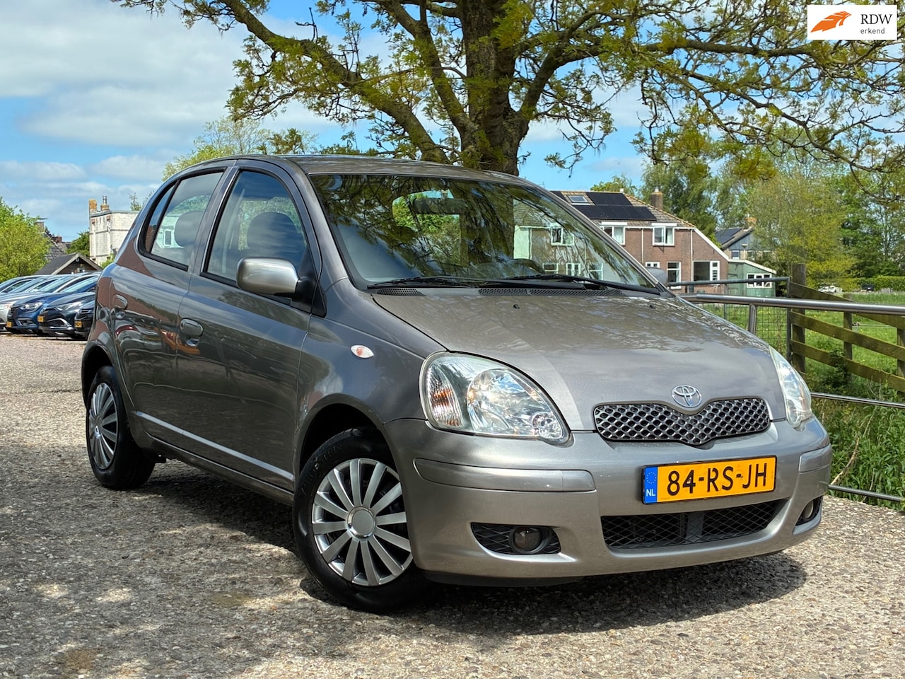 Toyota Yaris - 1.3 VVT-i S-Line | Apk Tot 12-01-2027 + Airco + 5-Drs Nu € 2.450,-!!! - AutoWereld.nl