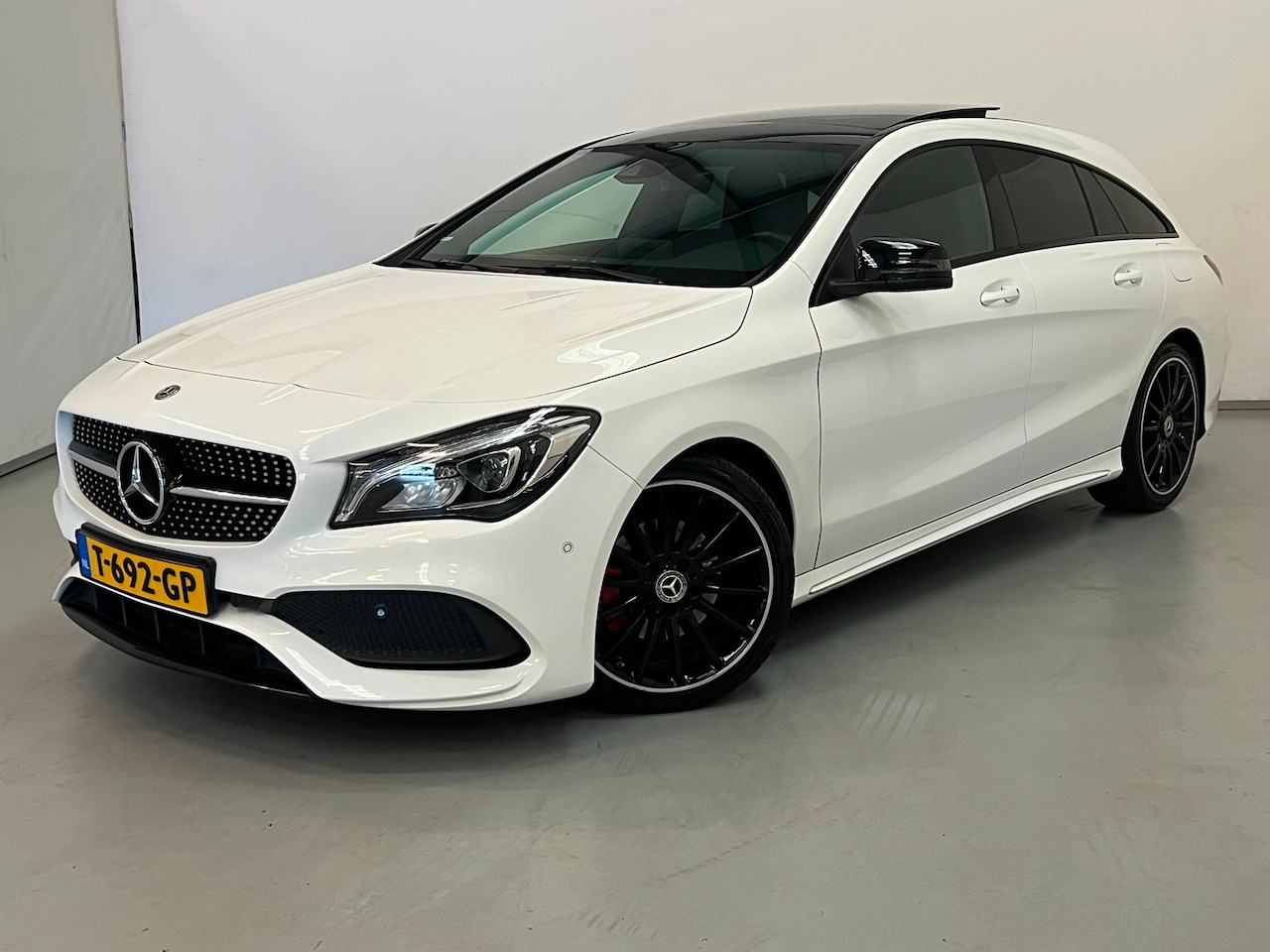 Mercedes-Benz CLA-klasse Shooting Brake - 200 / AMG / Pano / Harman - AutoWereld.nl