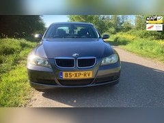 BMW 3-serie - 318i High Executive
