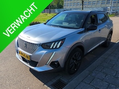 Peugeot e-2008 - EV GT Pack 50 kWh 136 pk | Navigatie | Stoelverwarming | Climate control | Cruise control