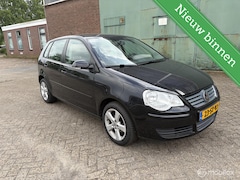 Volkswagen Polo - 1.4-16V Trendline