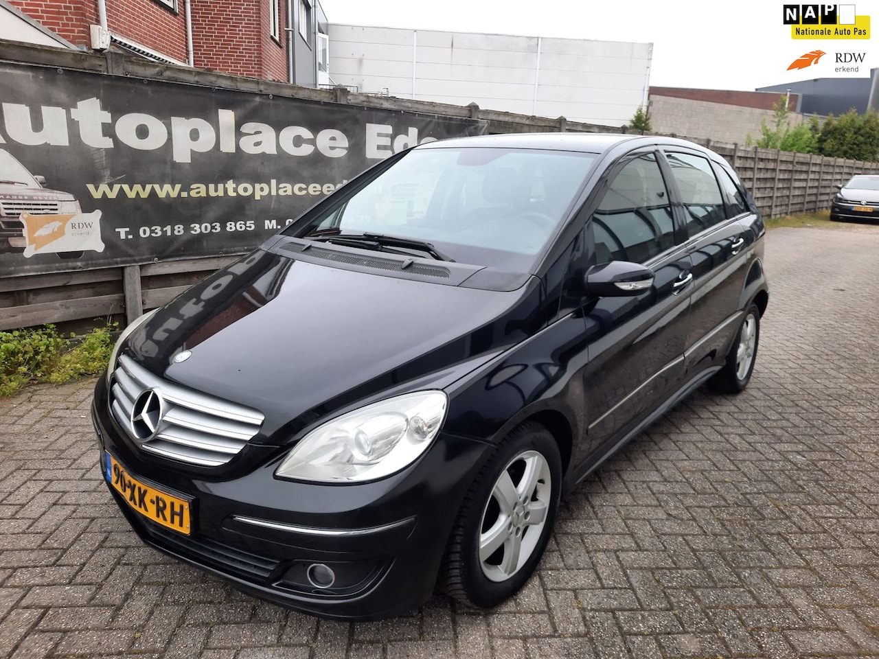 Mercedes-Benz B-klasse - 200 ECC ZWART METALLIC - AutoWereld.nl