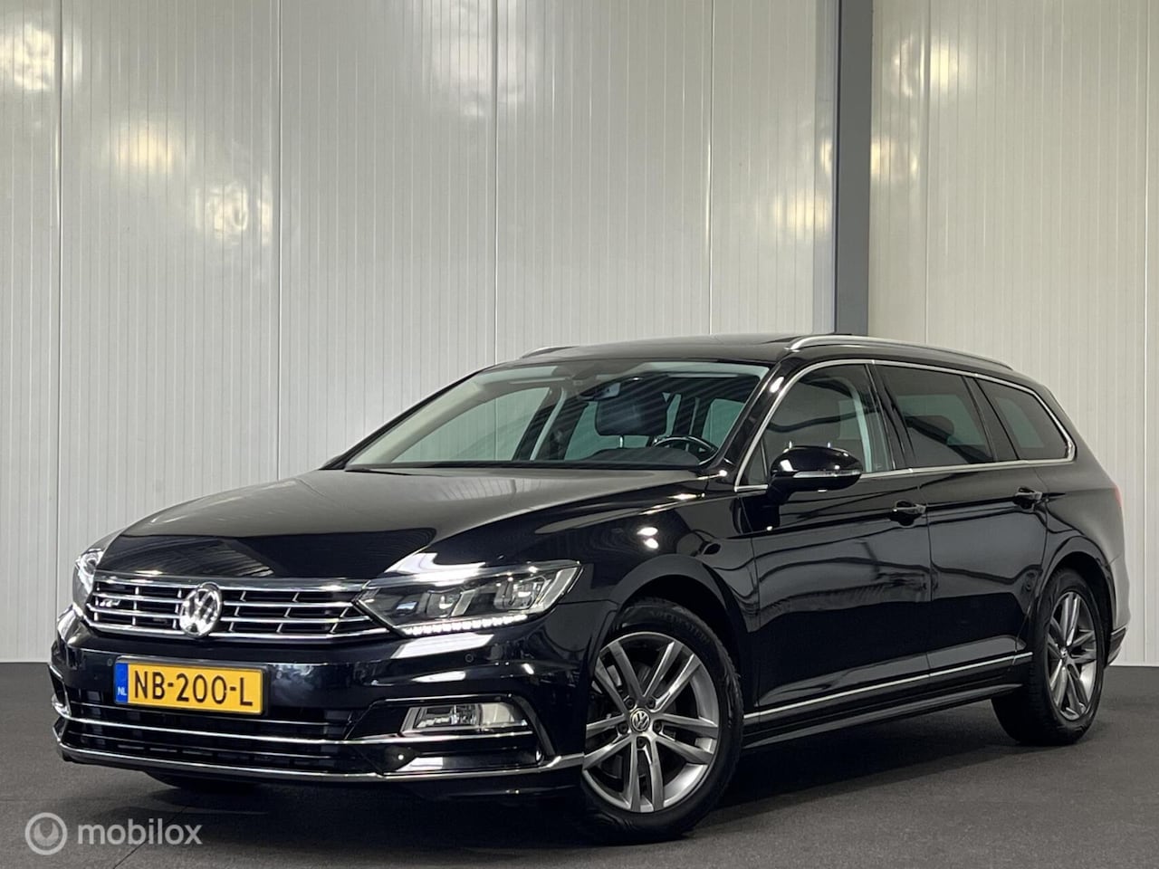 Volkswagen Passat Variant - 1.6 TDI Conn.Series Plus [ NAP pano LED ] - AutoWereld.nl