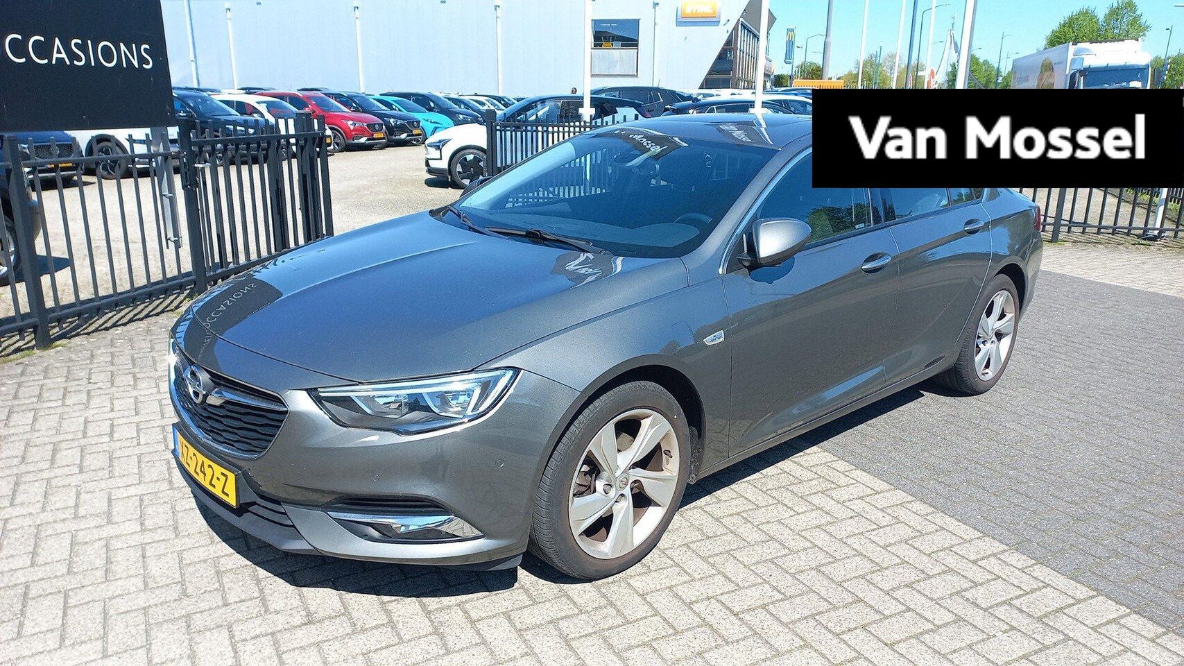 Opel Insignia Grand Sport - 1.5 Turbo Business Executive 1.5 Turbo Business Executive - AutoWereld.nl