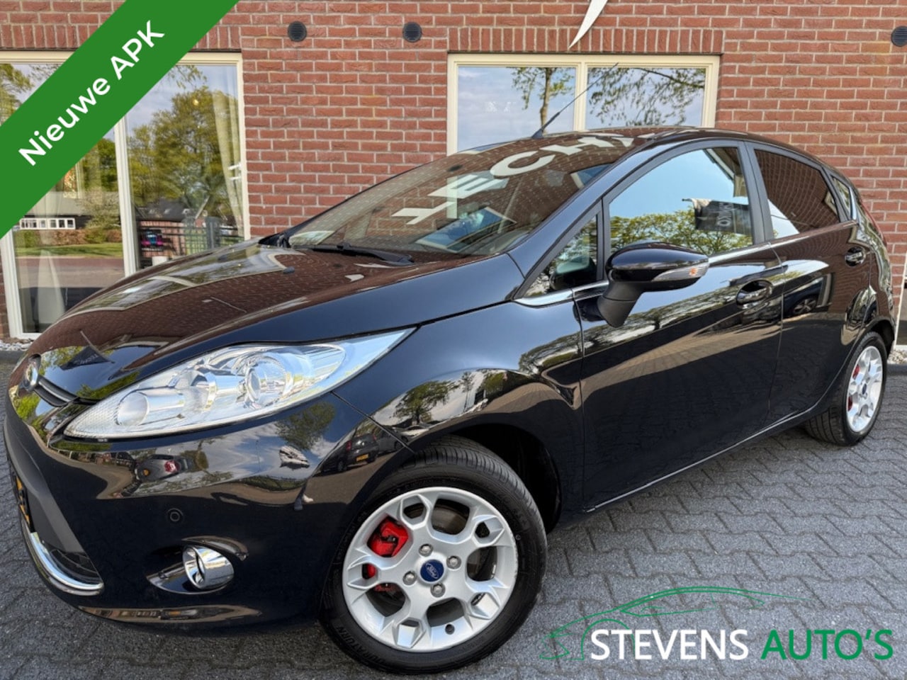 Ford Fiesta - 1.25 Titanium NIEUWE APK / RIJDT GOED / PDC / AIRCO / LMV - AutoWereld.nl