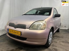 Toyota Yaris - 1.3-16V VVT-i Luna - Schade