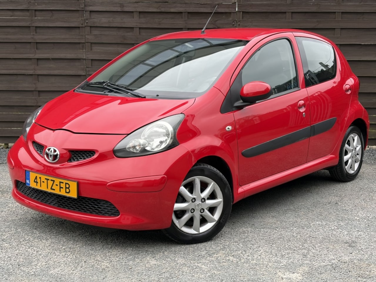 Toyota Aygo - 1.0-12V + / Automaat / AC / EL / NAP - AutoWereld.nl