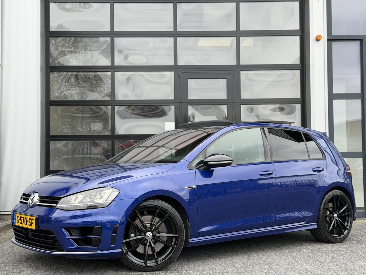 Volkswagen Golf - 2.0 TSI R 4Motion JD 400PK+ PANO / ACC / DCC - AutoWereld.nl