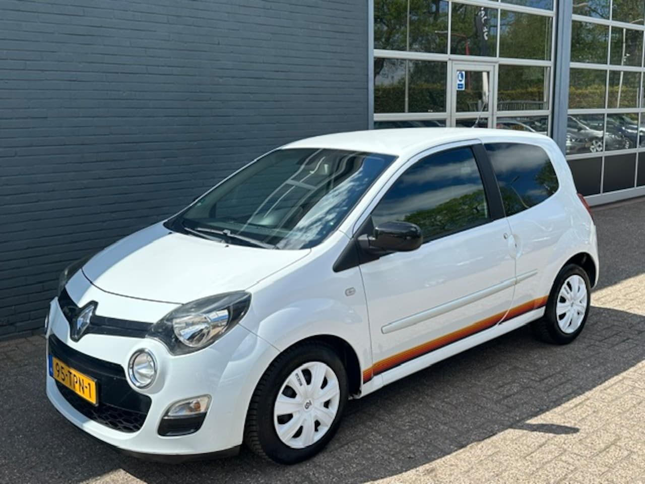 Renault Twingo - 1.2 16V Limited edition / Cruisecontrole / Climate controle - AutoWereld.nl
