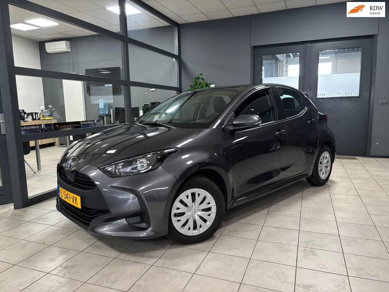 Toyota Yaris - 1.5 Hybrid automaat org.NL NAP 9inchmedia - AutoWereld.nl