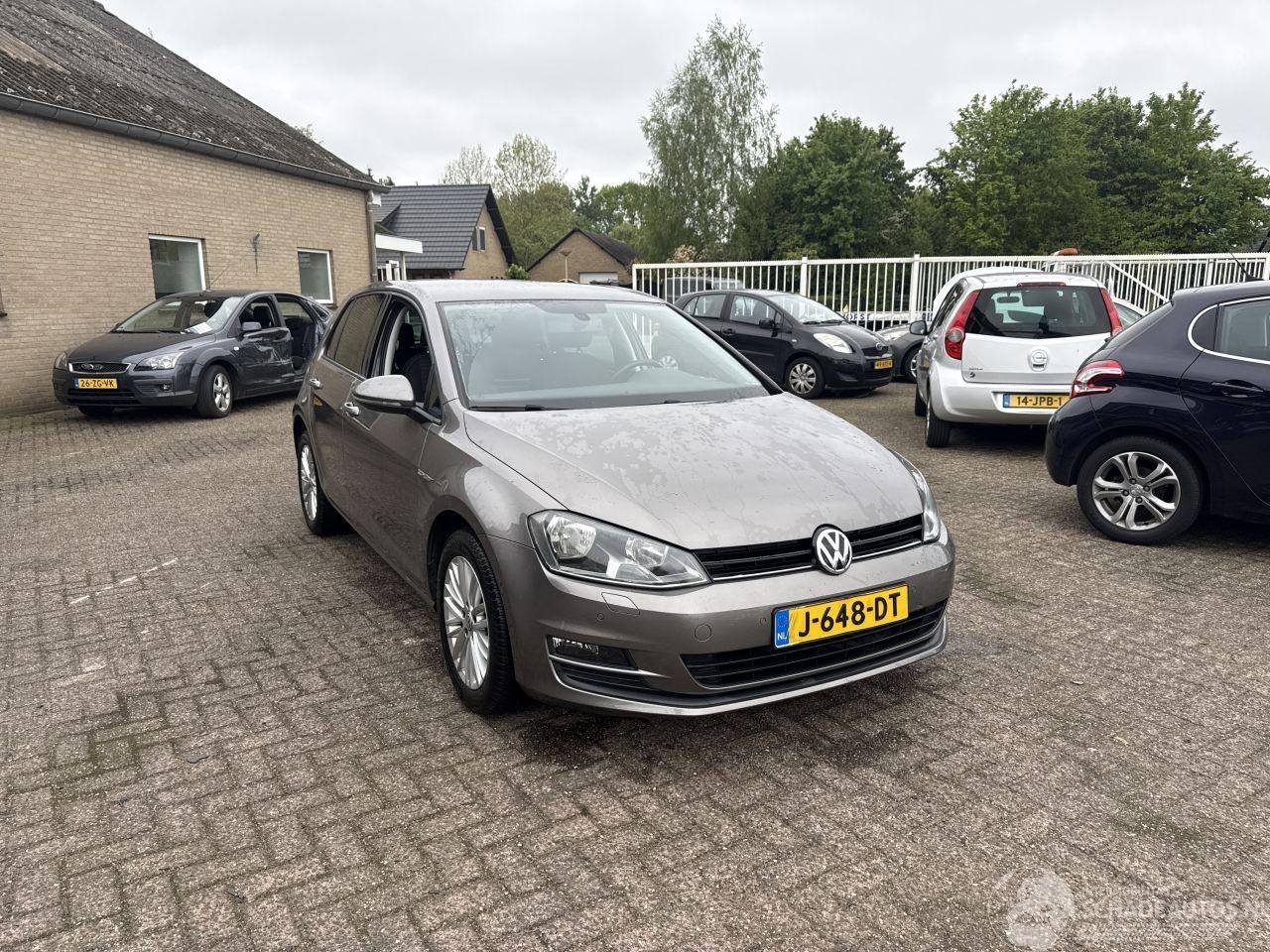 Volkswagen Golf - 1.2 TSI Highline 1.2 TSI Highline - AutoWereld.nl