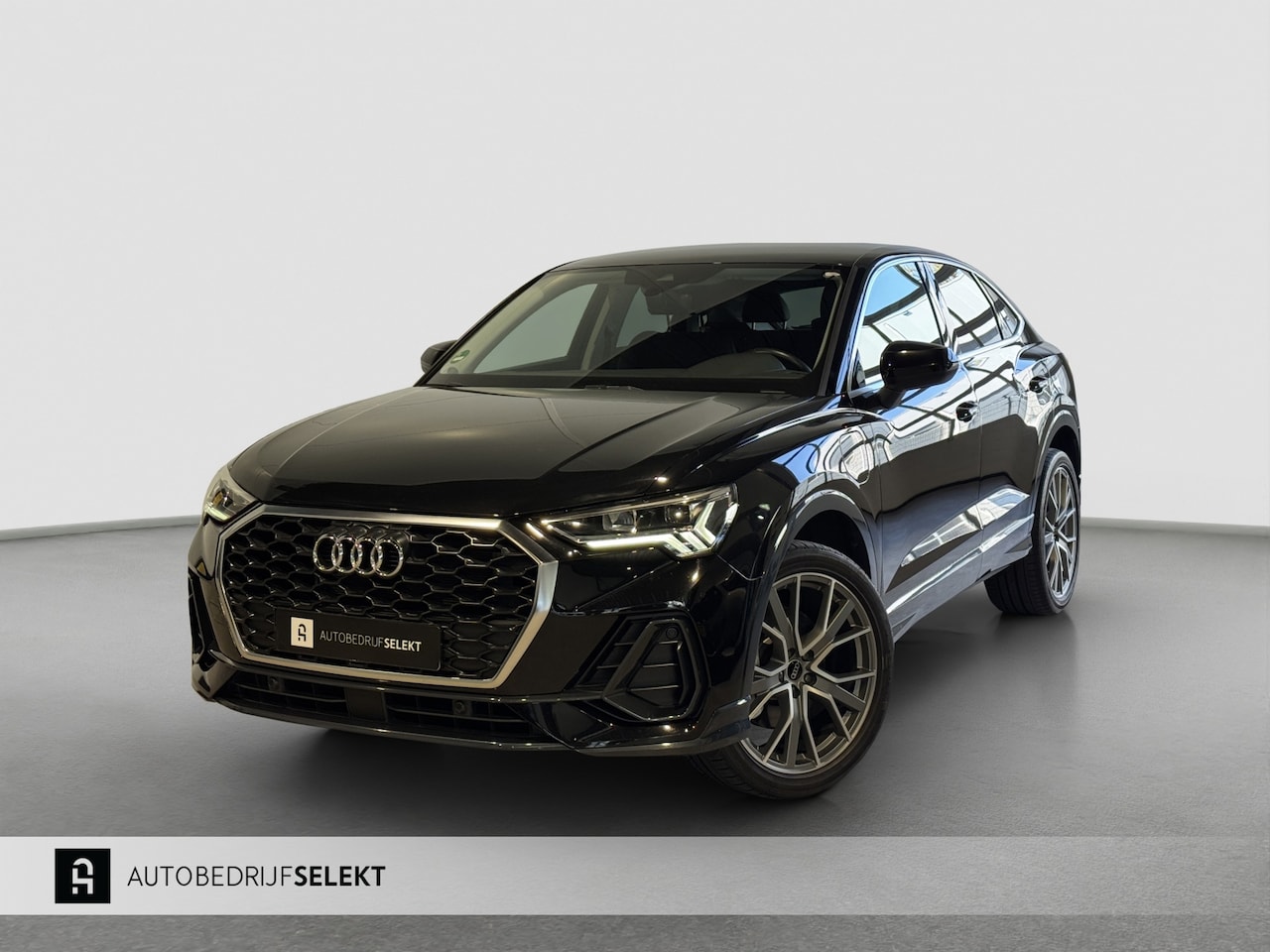 Audi Q3 Sportback - 45 TFSI e S-line | 20 inch | LED | Carplay | Dodehoek | Alcantara | Virtual | Stoelverwarm - AutoWereld.nl