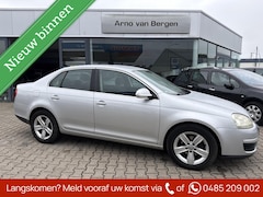 Volkswagen Jetta - 1.6 FSI Comfortline, climatronic, cruisecontrol, isofix, nette auto