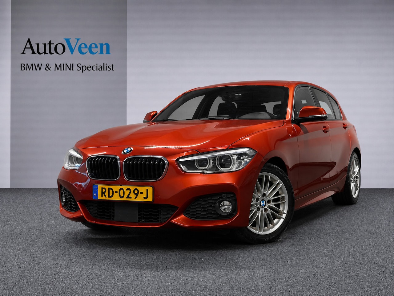BMW 1-serie - 118i Executive (M-SPORT, GROOT NAVI, ACC, ALCANTARA, PARKEERSENSOREN) - AutoWereld.nl