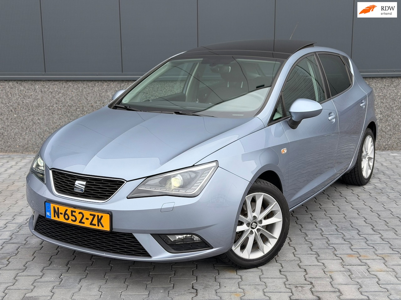 SEAT Ibiza - 1.0 EcoTSI Pano Leder/alca Sound LED 16' FR CarPlay - AutoWereld.nl